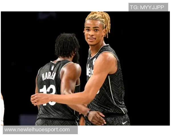 克拉克斯顿迎来生涯首次三双表现出色砍下18分11篮板12助攻可喜可贺